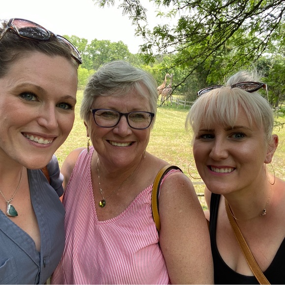 Meet your Posher, Shelby - Picture 5 of 7